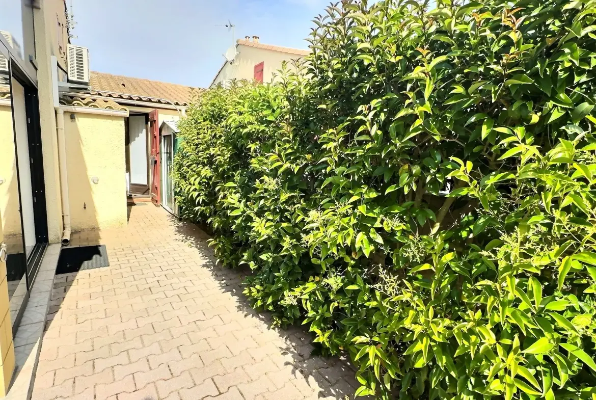 Villa avec piscine à vendre à Saint-Cyprien-Plage, 2 chambres, proche mer 