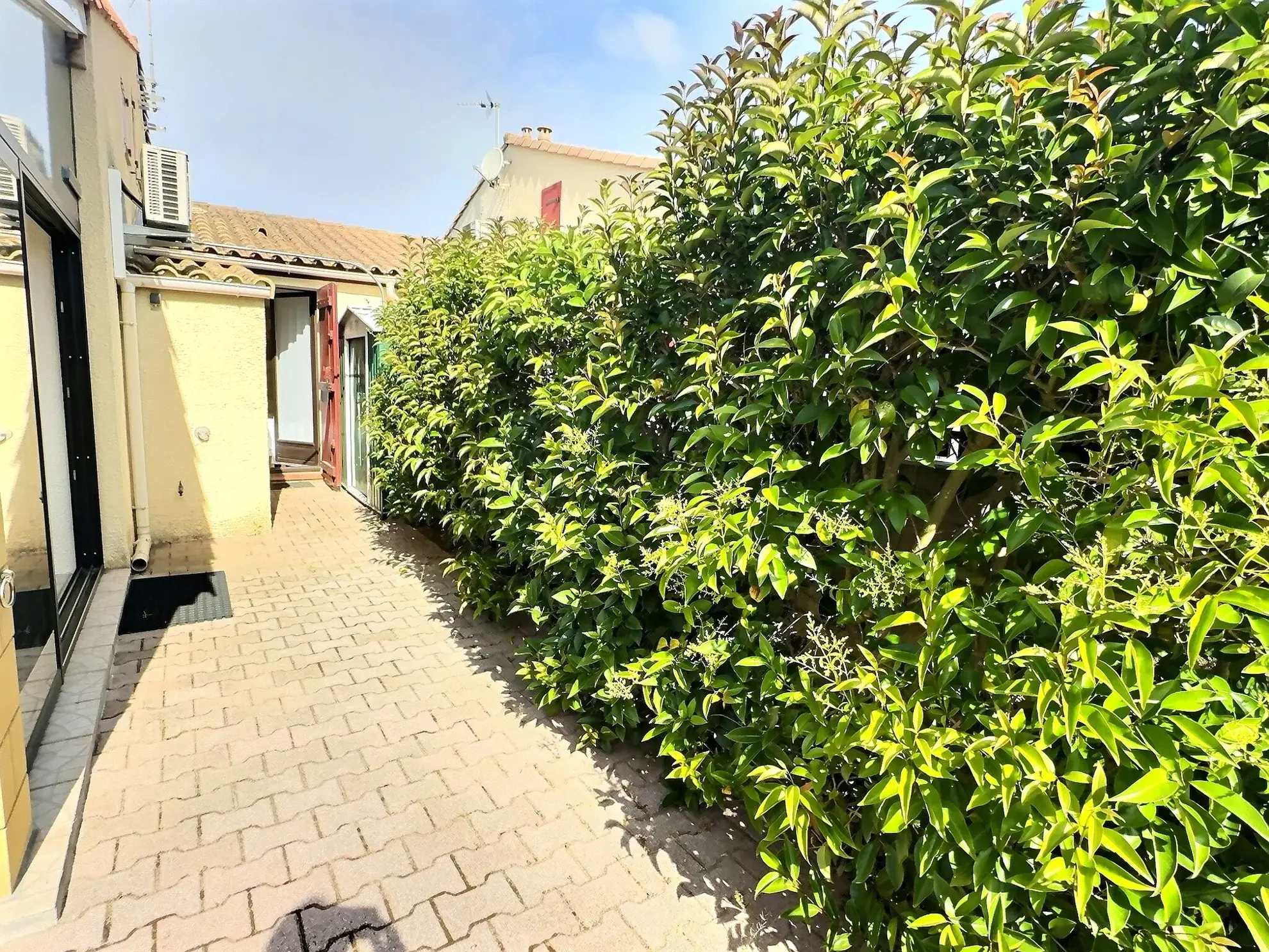 Villa avec piscine à vendre à Saint-Cyprien-Plage, 2 chambres, proche mer 