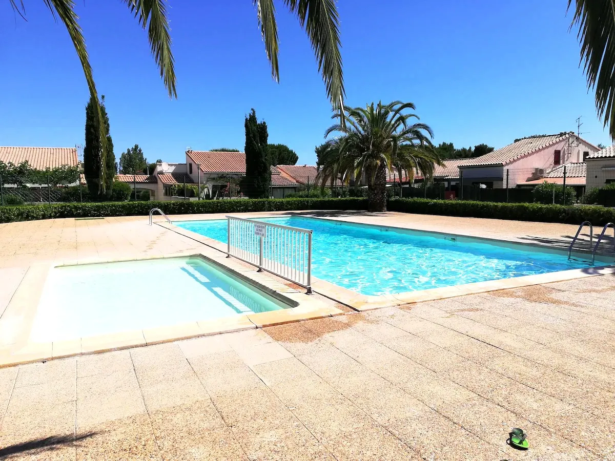 Villa avec piscine à vendre à Saint-Cyprien-Plage, 2 chambres, proche mer 