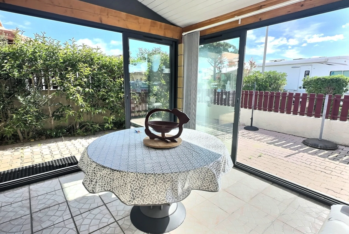 Villa avec piscine à vendre à Saint-Cyprien-Plage, 2 chambres, proche mer 
