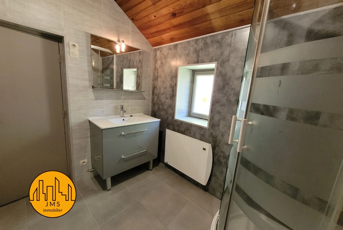 A Vendre Charmante Petite Maison à Le Montet – Opportunité d’Investissement ou Première Acquisition 