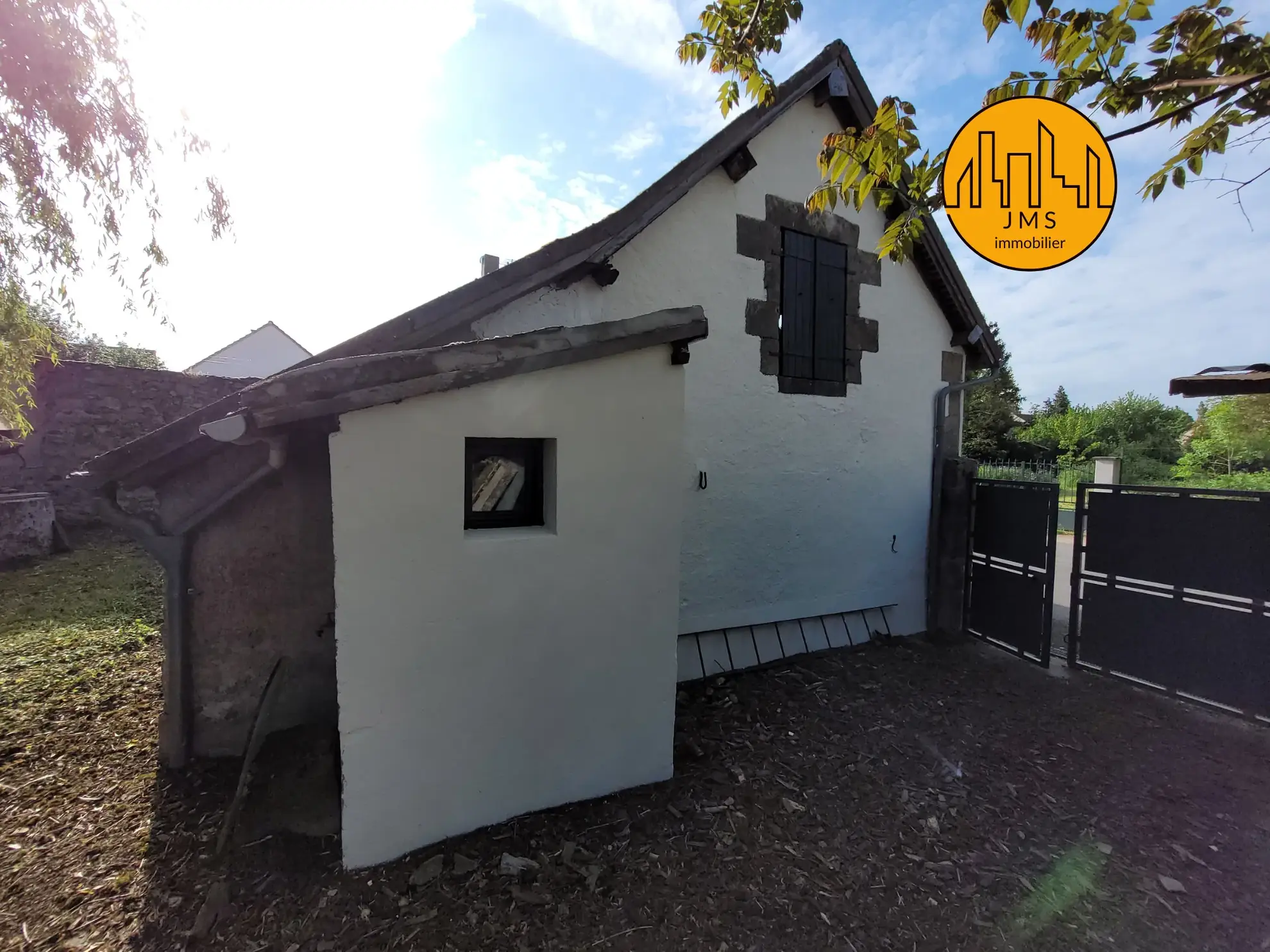 A Vendre Charmante Petite Maison à Le Montet – Opportunité d’Investissement ou Première Acquisition 