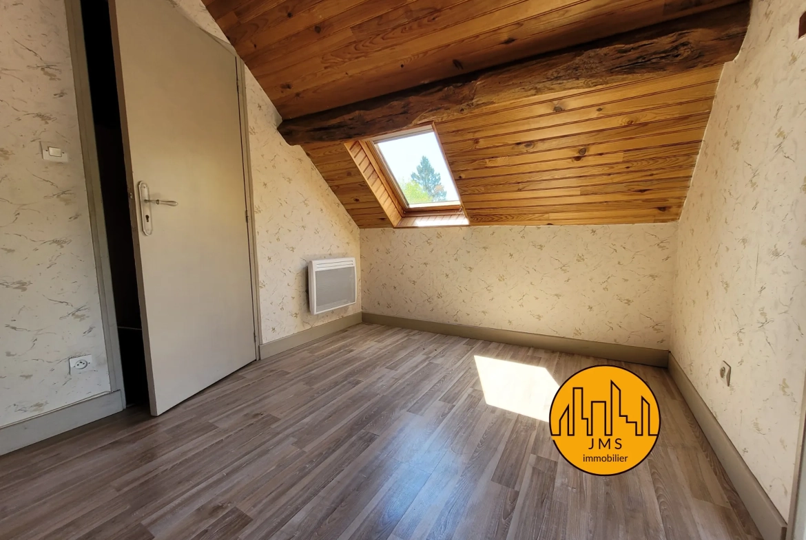 A Vendre Charmante Petite Maison à Le Montet – Opportunité d’Investissement ou Première Acquisition 