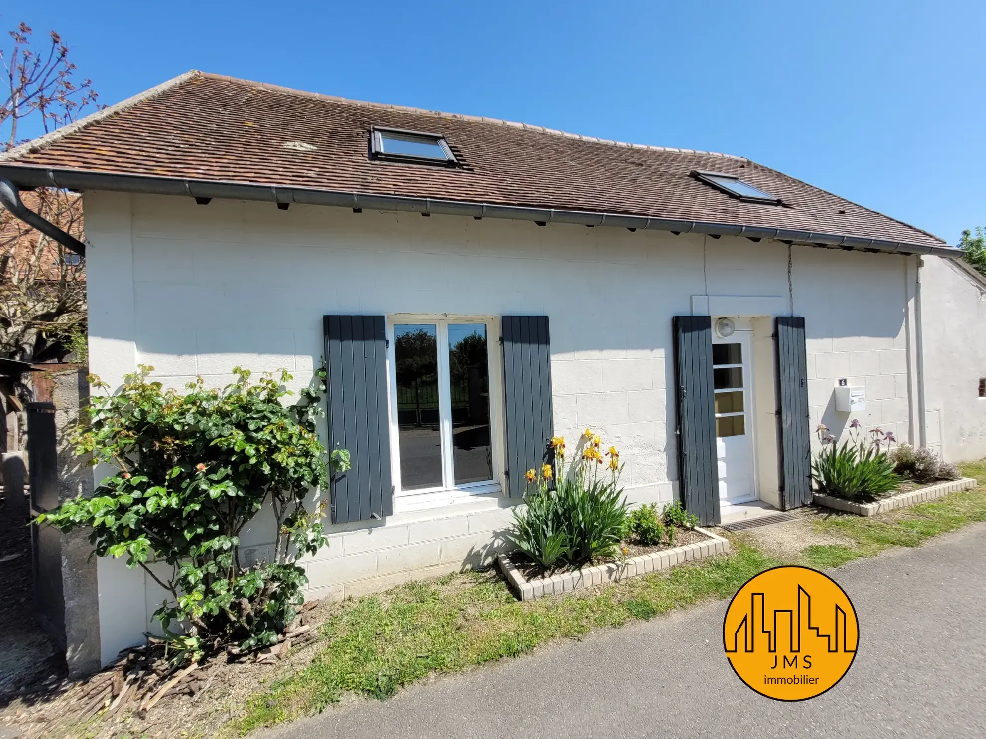 A Vendre Charmante Petite Maison à Le Montet – Opportunité d’Investissement ou Première Acquisition 