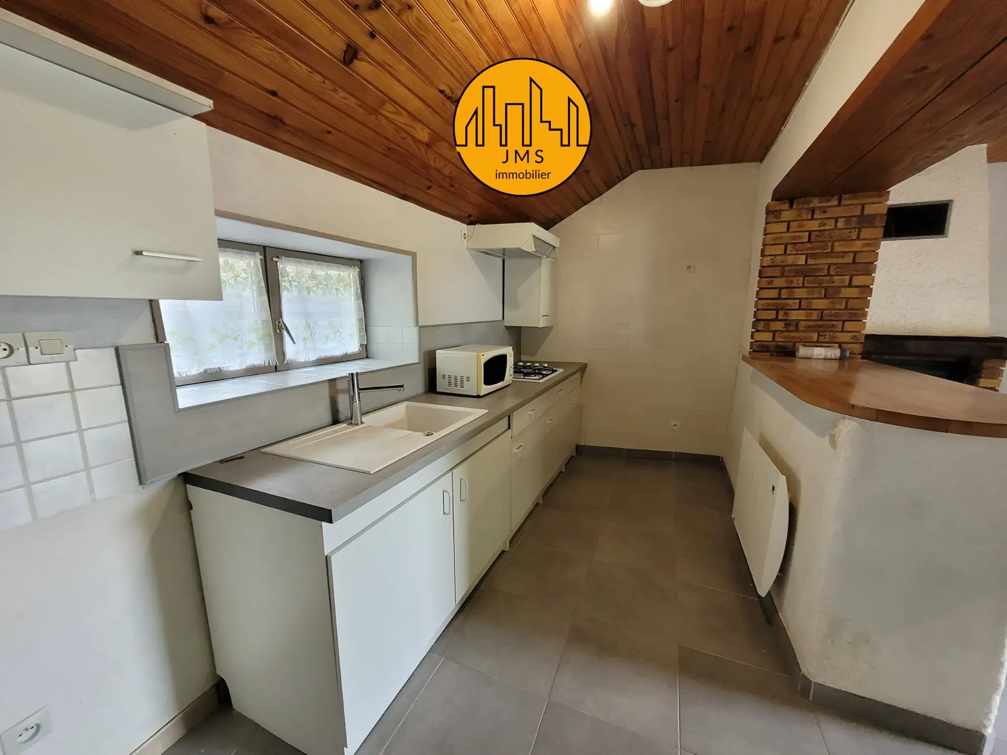 A Vendre Charmante Petite Maison à Le Montet – Opportunité d’Investissement ou Première Acquisition 