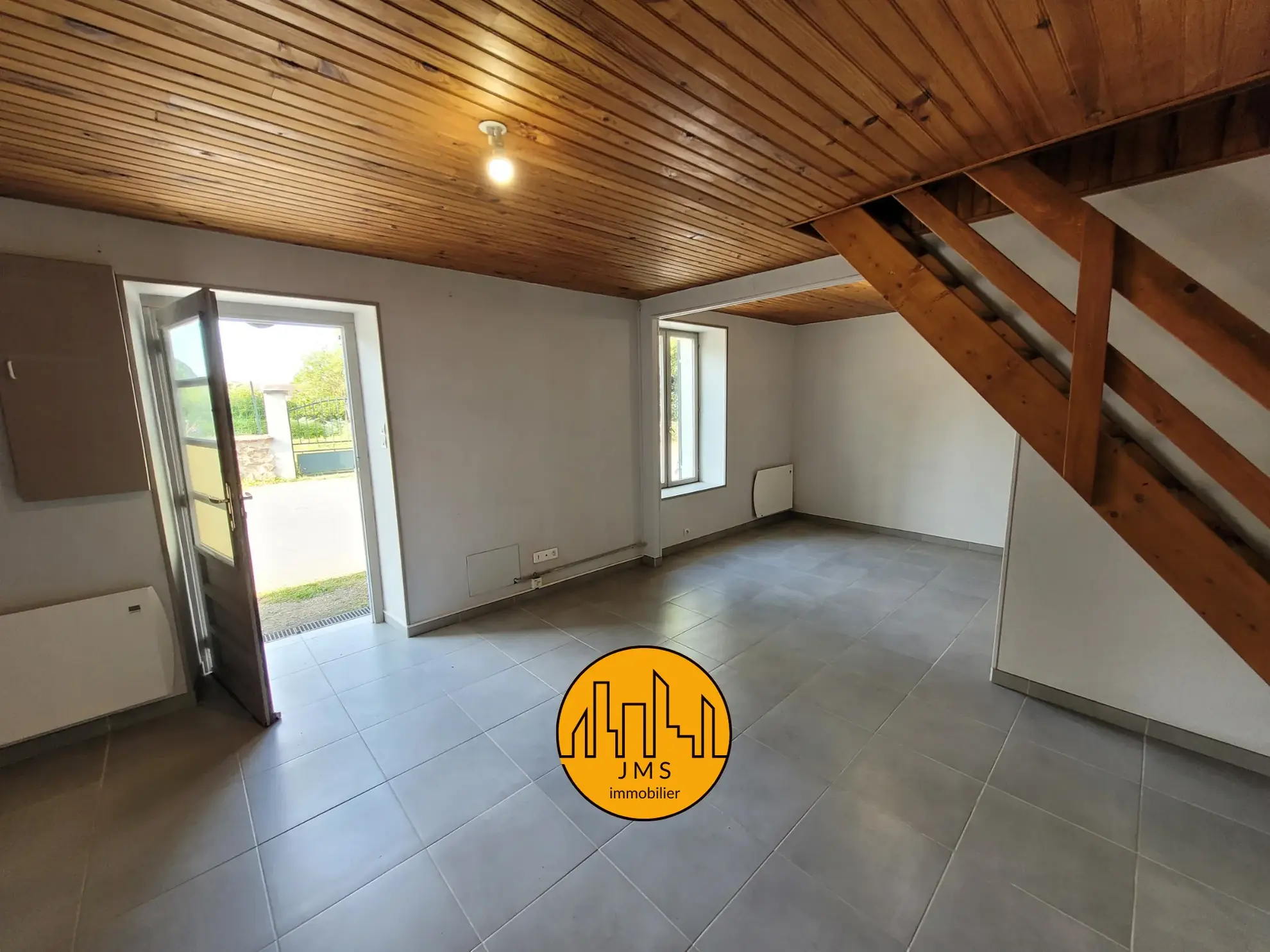 A Vendre Charmante Petite Maison à Le Montet – Opportunité d’Investissement ou Première Acquisition 