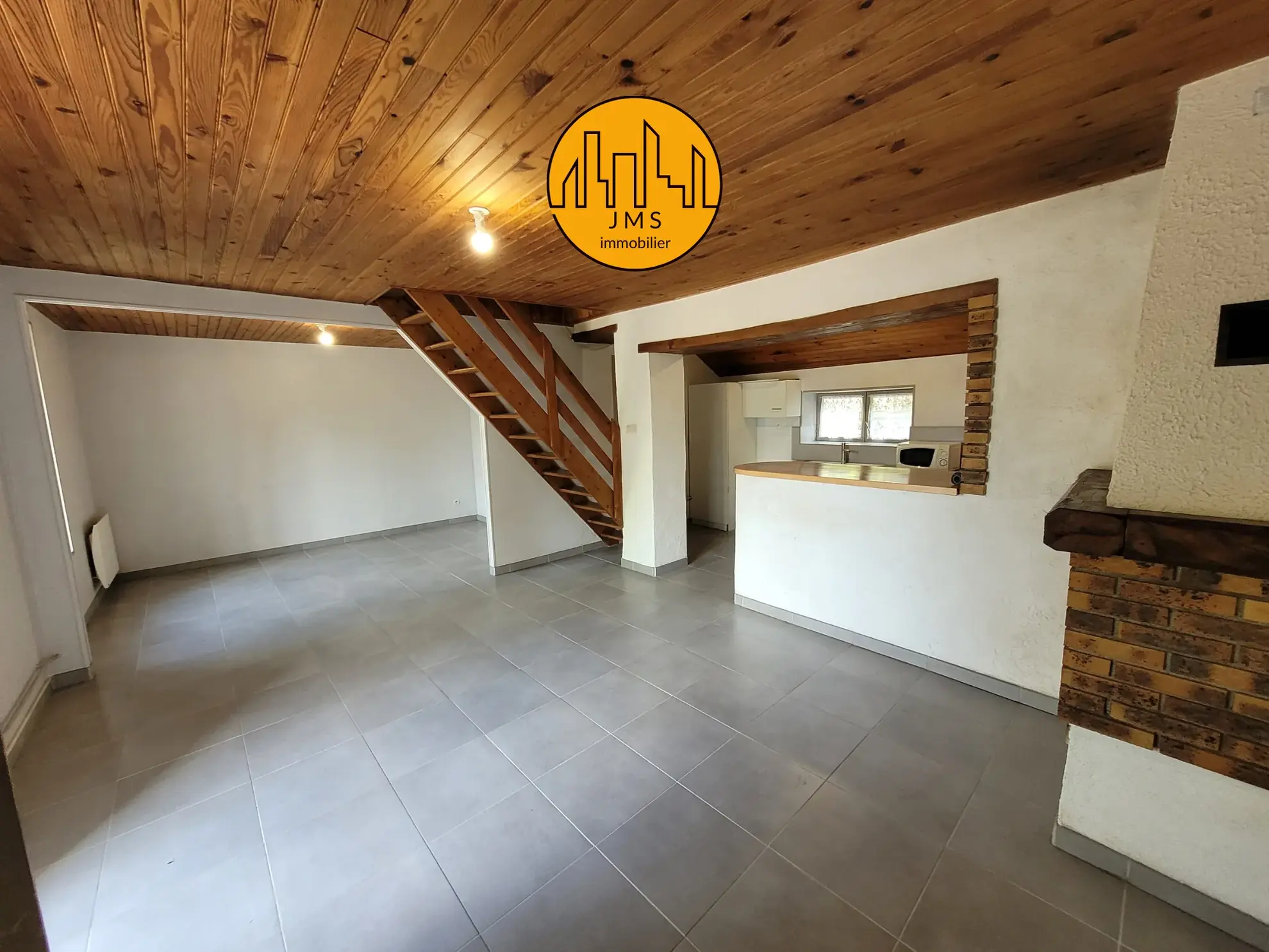 A Vendre Charmante Petite Maison à Le Montet – Opportunité d’Investissement ou Première Acquisition 