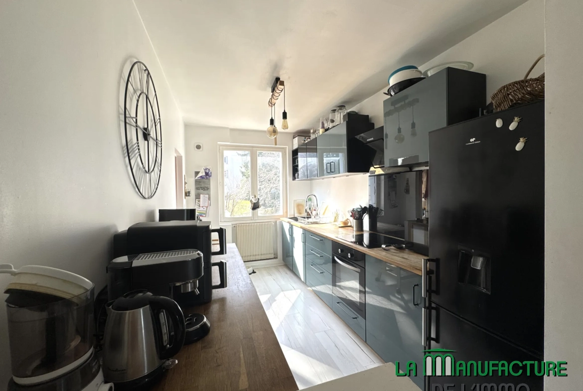 Appartement 3 pièces à Saint-Étienne Porte Rouge avec balcon et parking 