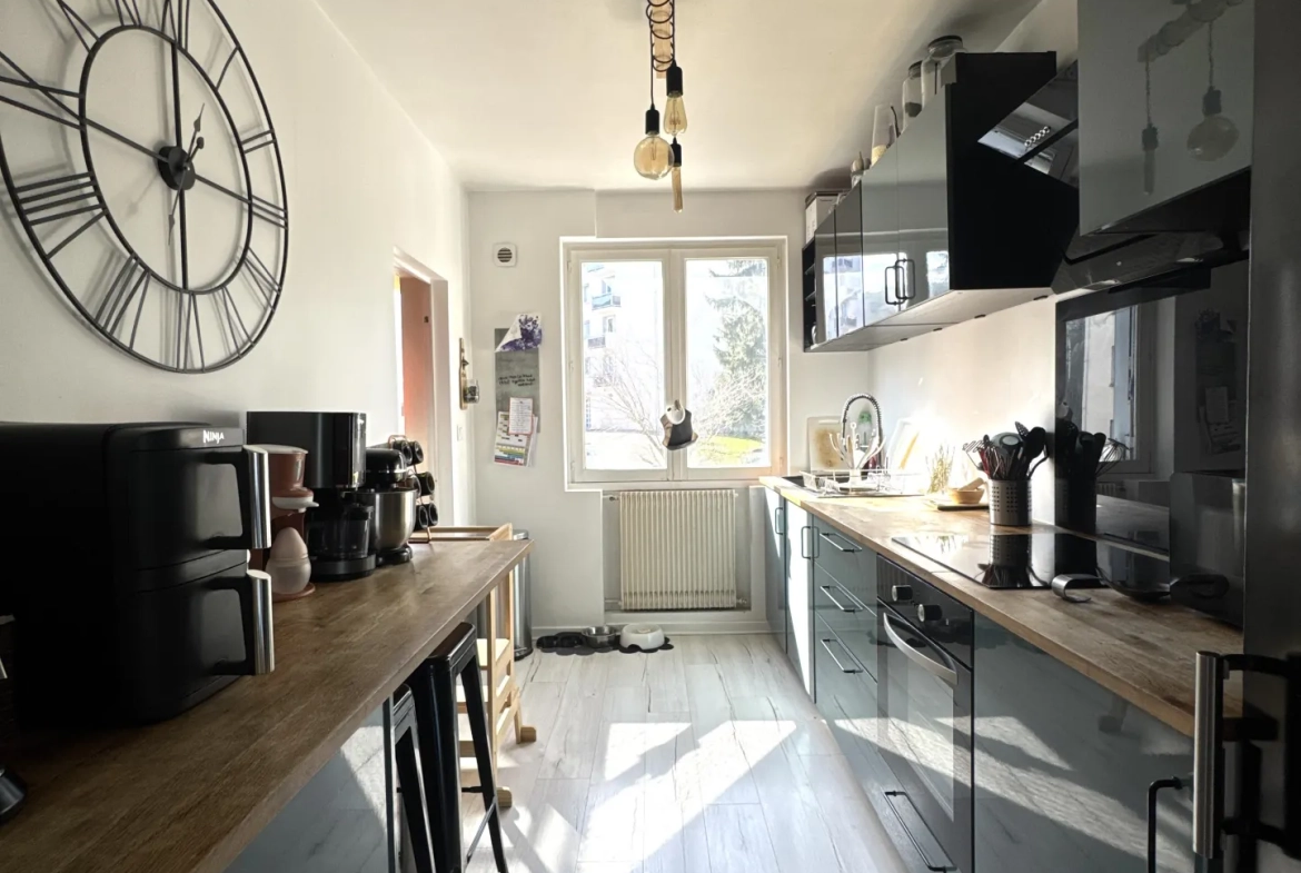 Appartement 3 pièces à Saint-Étienne Porte Rouge avec balcon et parking 