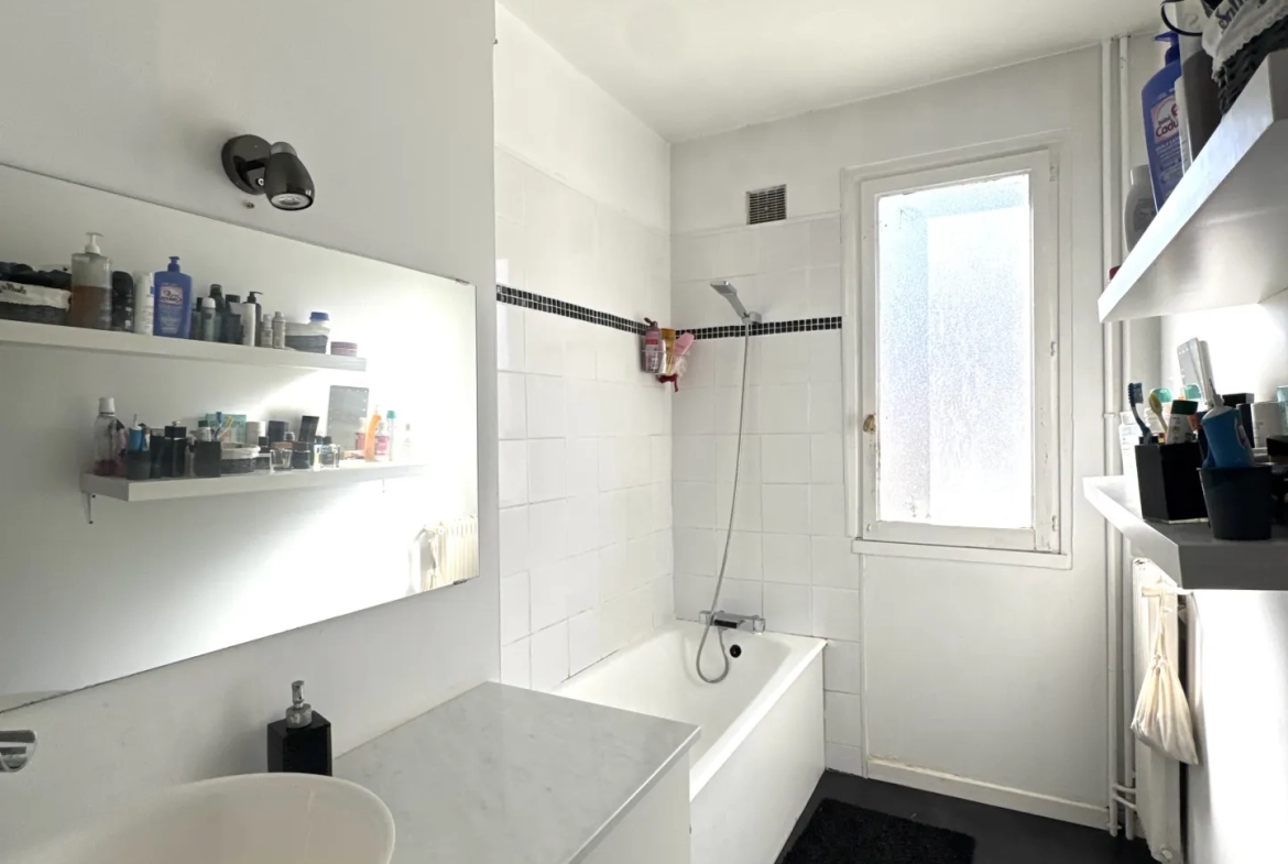 Appartement 3 pièces à Saint-Étienne Porte Rouge avec balcon et parking 