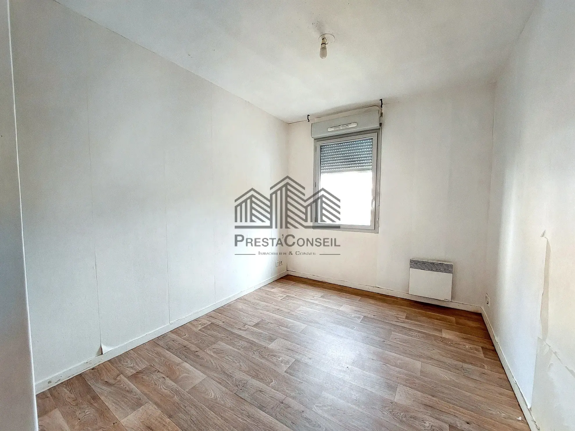 Appartement 3 pièces avec balcon à vendre à Elbeuf, résidence sécurisée 