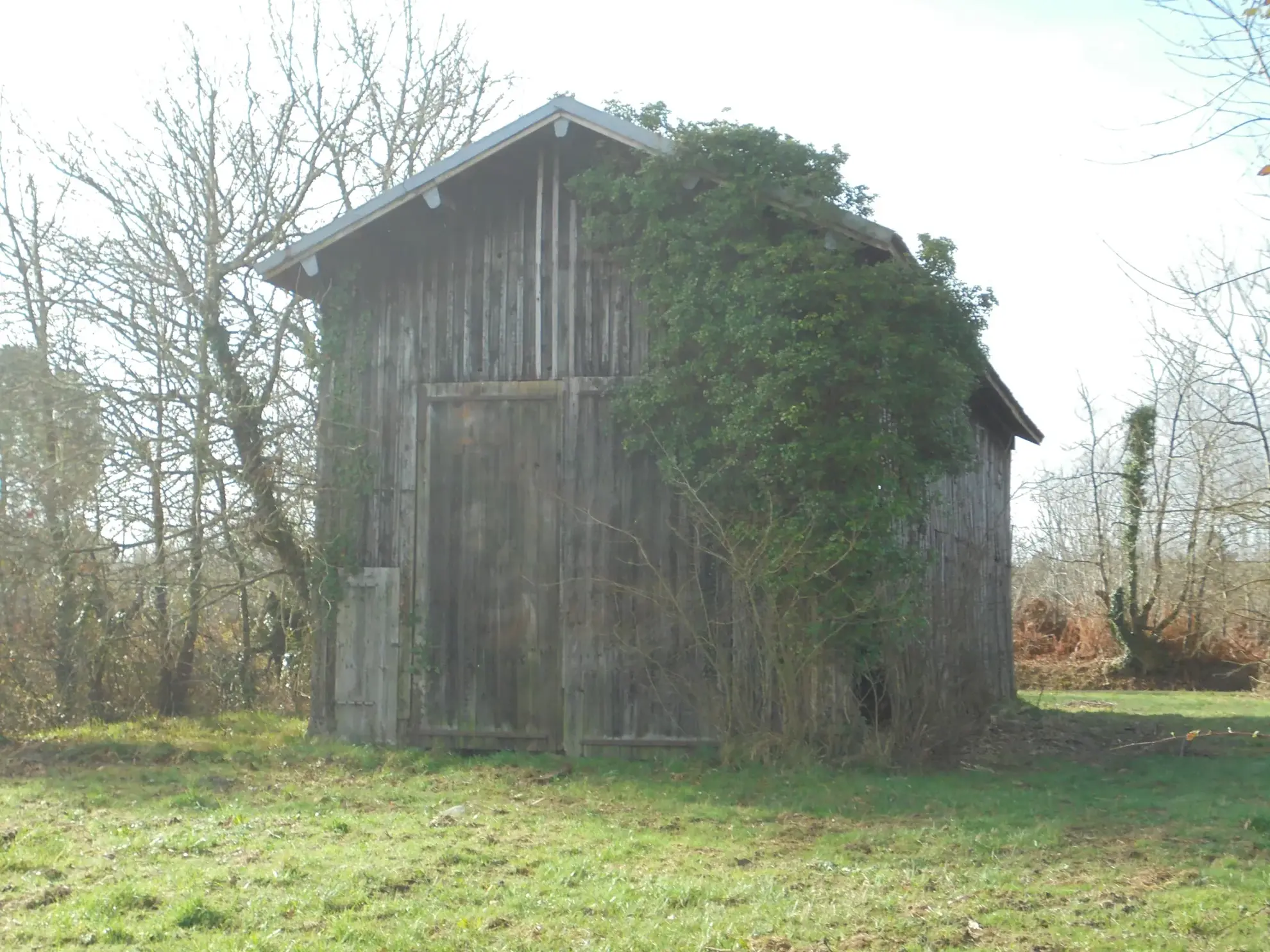 Grande propriété à rénover avec dépendances et terrains agricoles à Auros 