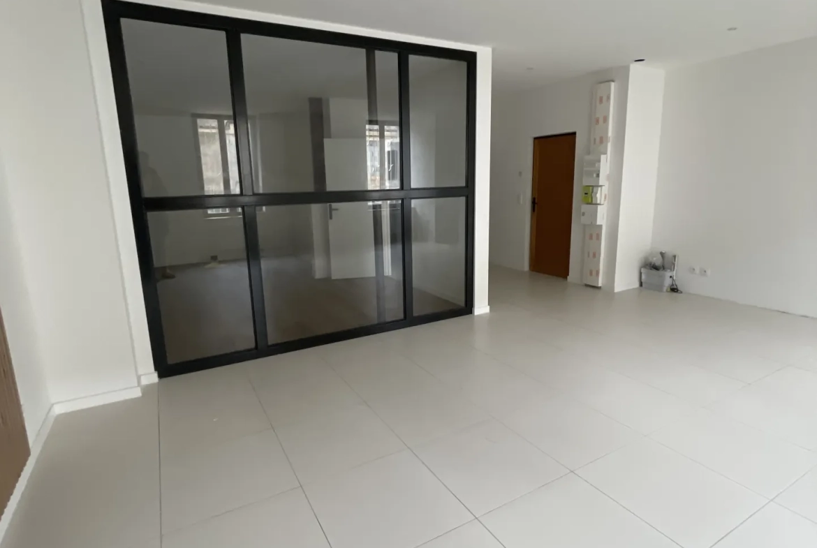 Appartement rénové de 70m² dans le Quartier La Terrasse à Saint-Étienne 