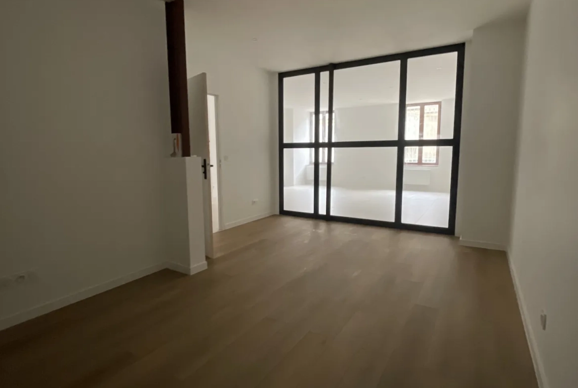 Appartement rénové de 70m² dans le Quartier La Terrasse à Saint-Étienne 