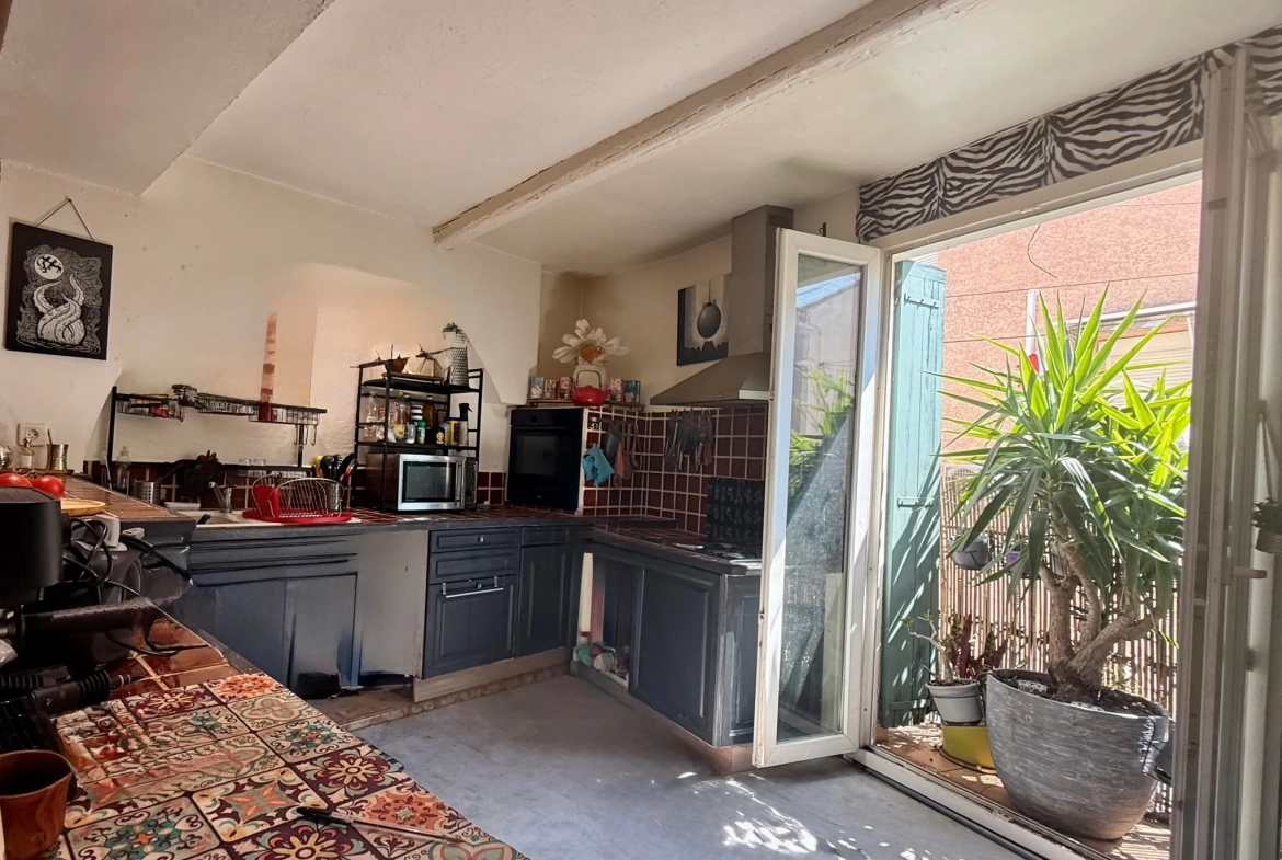 Charmante maison de village avec terrasse à Gigean au centre-ville 