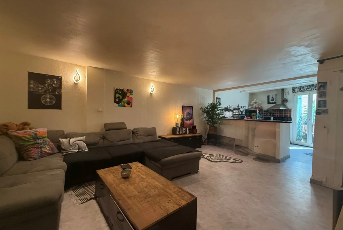 Charmante maison de village avec terrasse à Gigean au centre-ville 