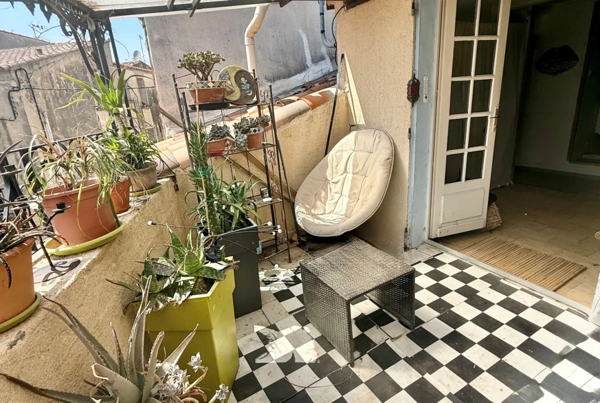 Charmante maison de village avec terrasse à Gigean au centre-ville 