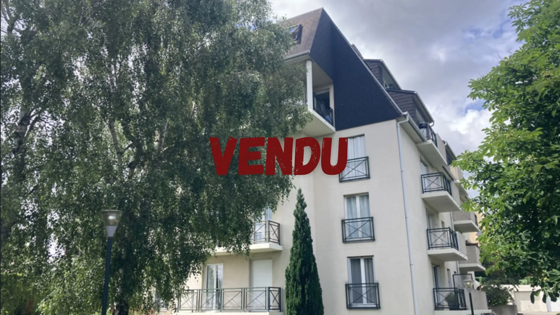 Studio à Caen Saint-Ouen avec terrasse, parking et cave – Opportunité d’investissement 