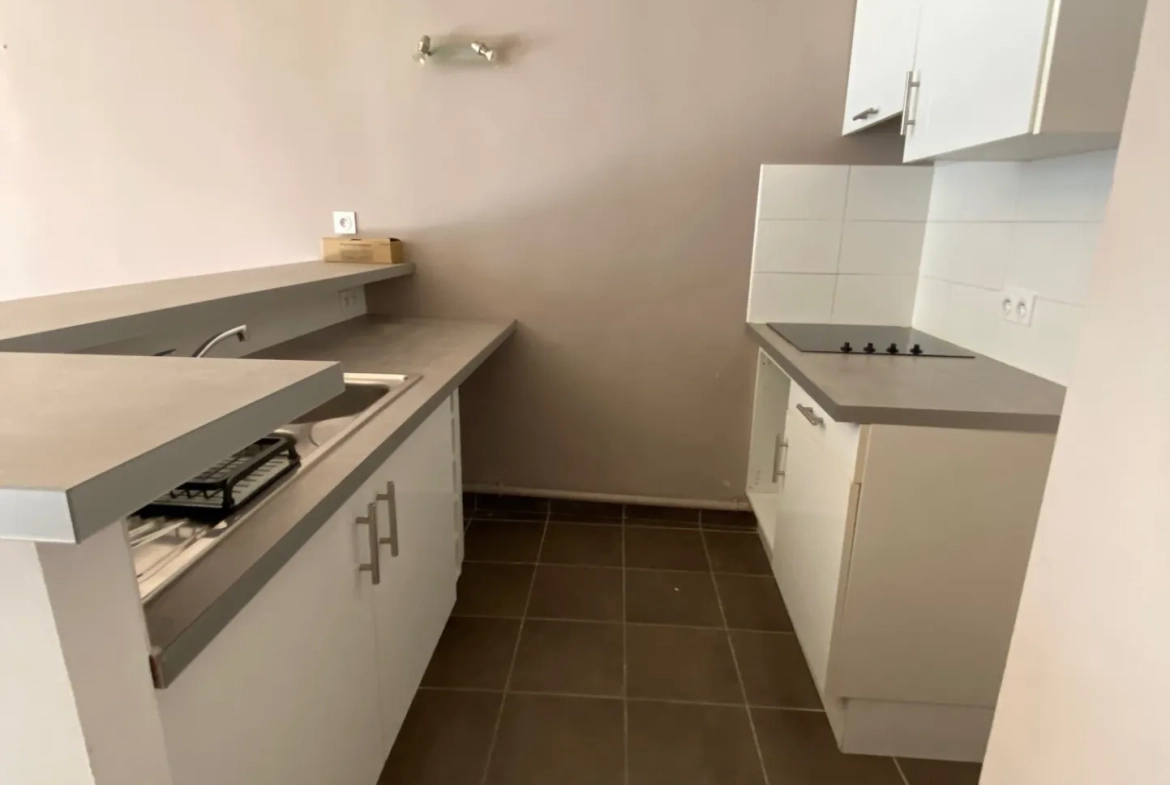 Appartement T3 76m² à Nîmes, secteur sauvegardé proche Maison Carrée 
