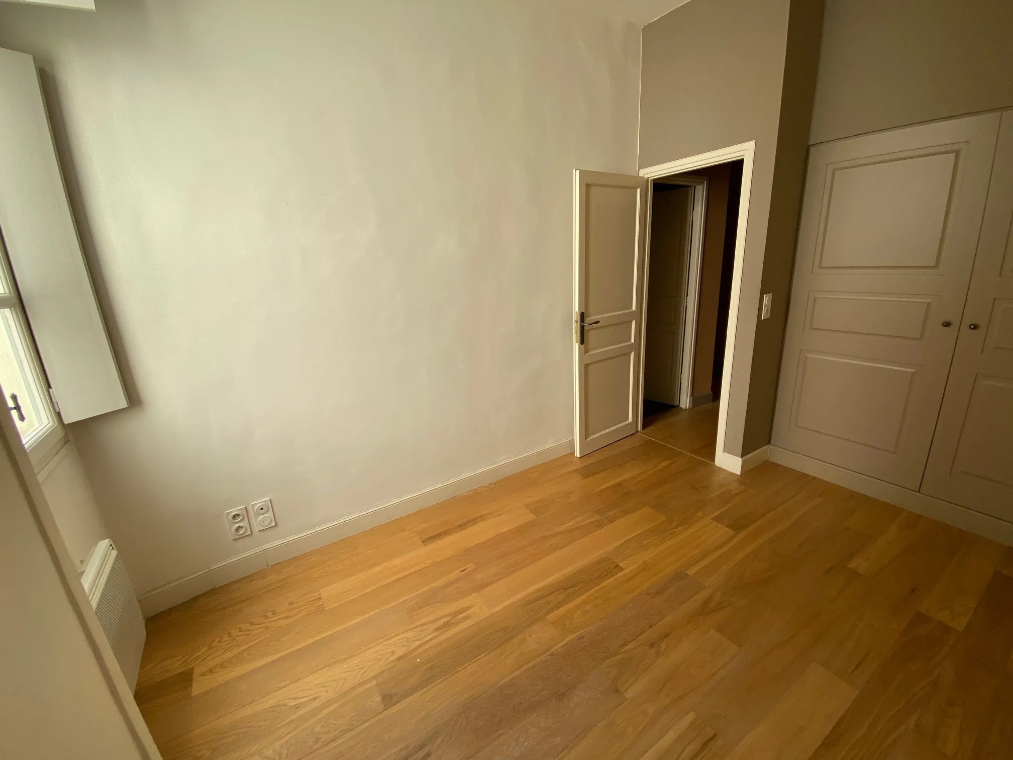 Appartement T3 76m² à Nîmes, secteur sauvegardé proche Maison Carrée 