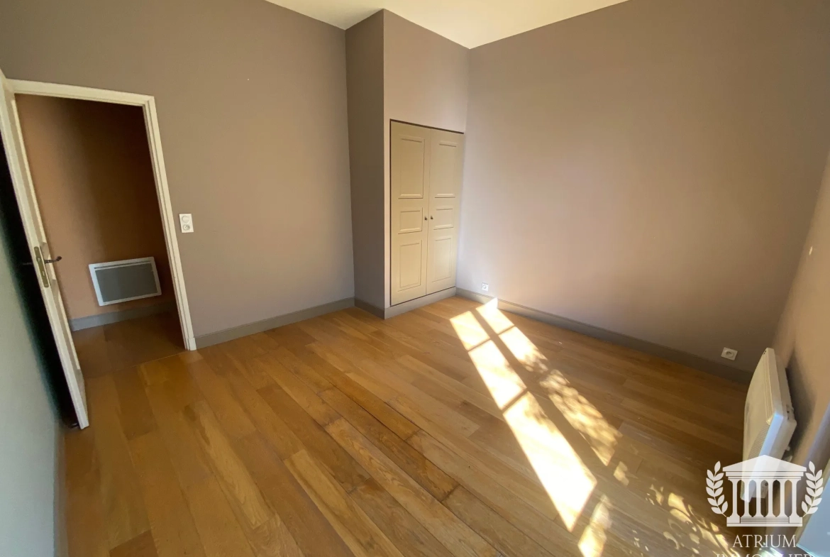 Appartement T3 76m² à Nîmes, secteur sauvegardé proche Maison Carrée 