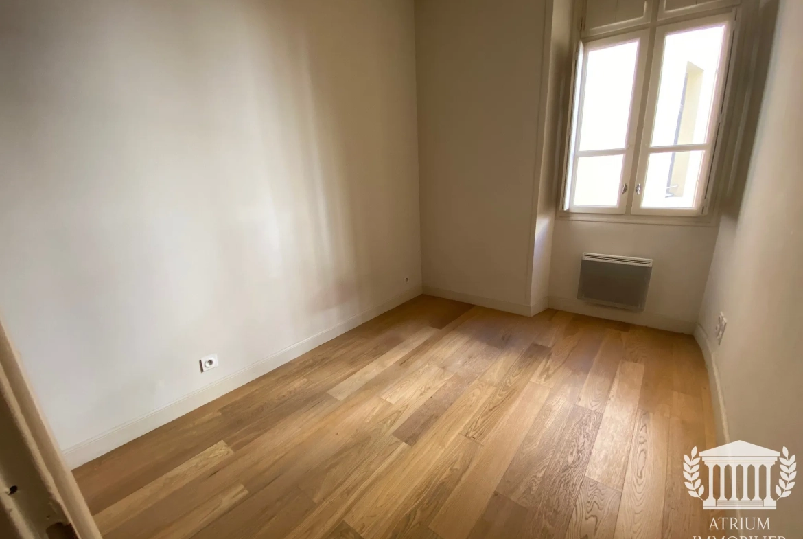 Appartement T3 76m² à Nîmes, secteur sauvegardé proche Maison Carrée 