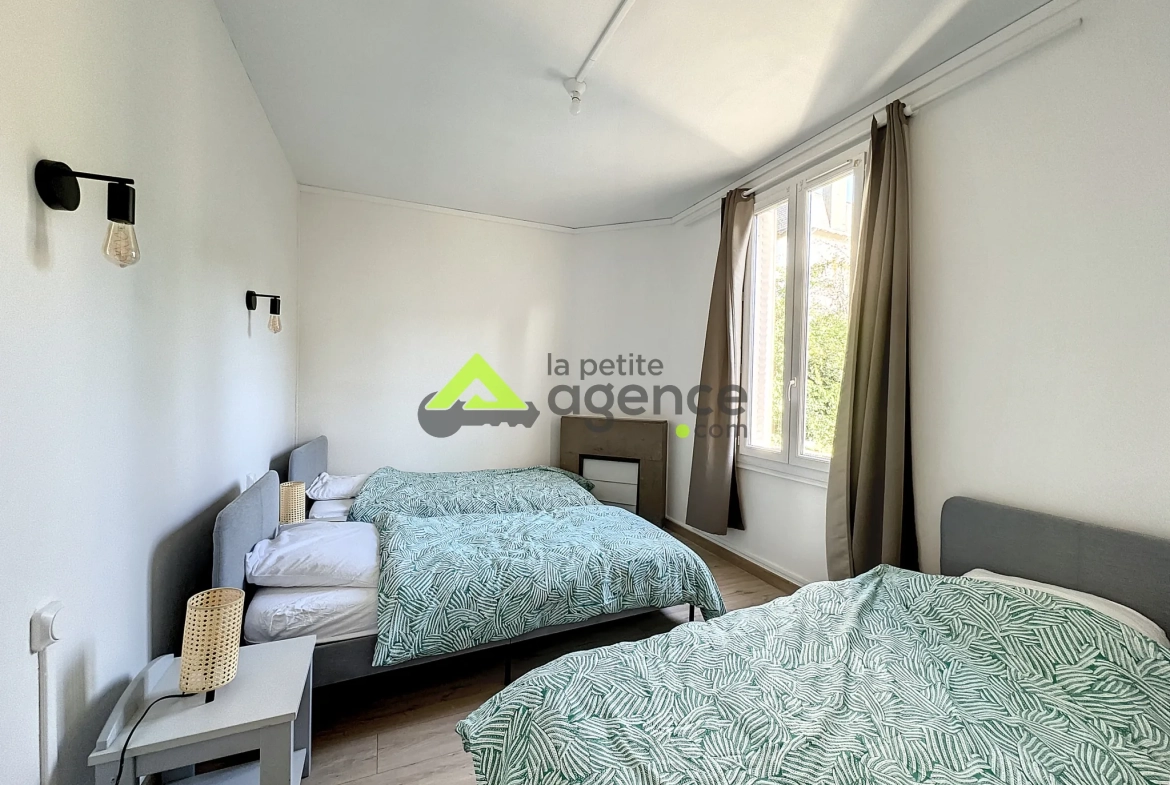 Maison à Bourganeuf avec sous-sol, terrasse et grands garages – 4 chambres, rénovée 