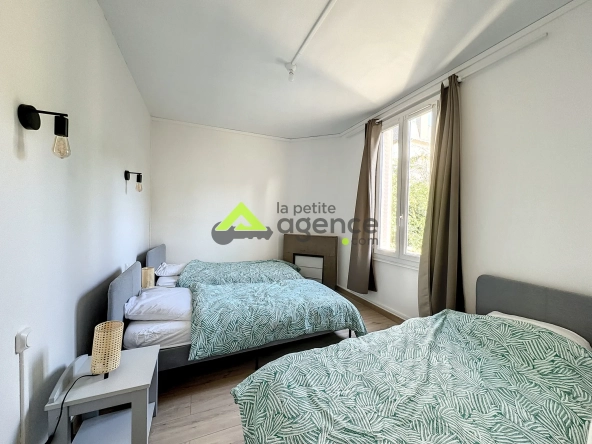 Maison à Bourganeuf avec sous-sol, terrasse et grands garages – 4 chambres, rénovée 