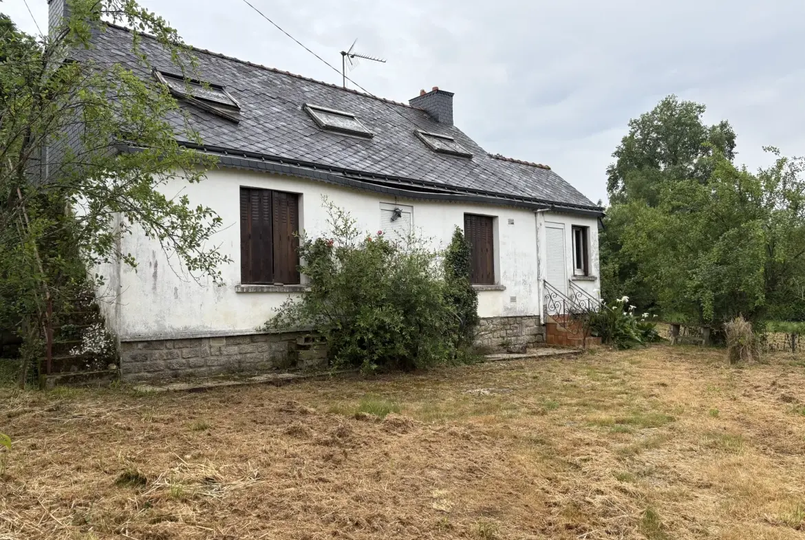 Maison à rénover de 55 m² avec grand terrain constructible à Plumeliau Bieuzy 