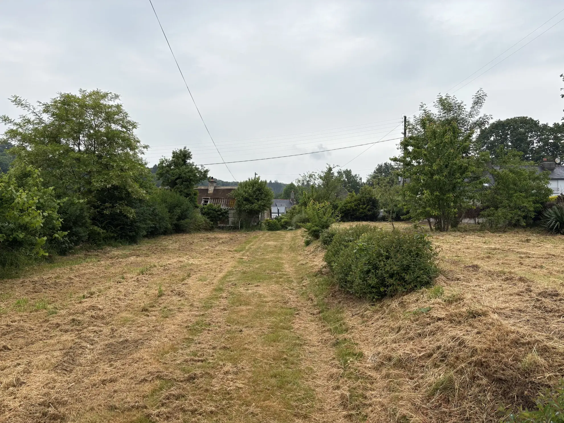 Maison à rénover de 55 m² avec grand terrain constructible à Plumeliau Bieuzy 