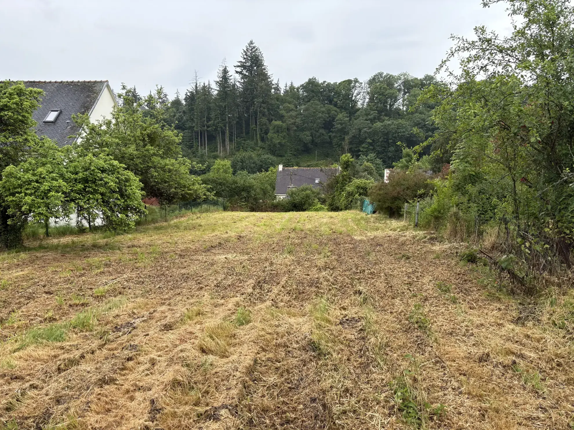 Maison à rénover de 55 m² avec grand terrain constructible à Plumeliau Bieuzy 