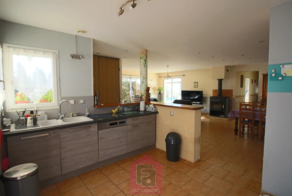 Maison avec piscine chauffée près de Puy l'Evêque - 147 m², jardin et garage 