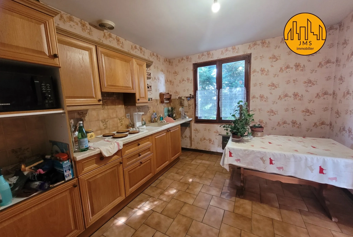 Maison familiale avec jardin à Tronget - 90 m², 3 chambres, terrain de 675 m² 
