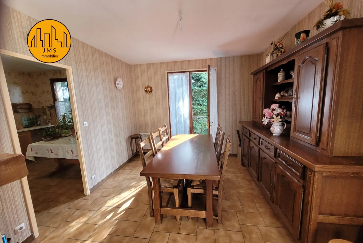Maison familiale avec jardin à Tronget - 90 m², 3 chambres, terrain de 675 m² 