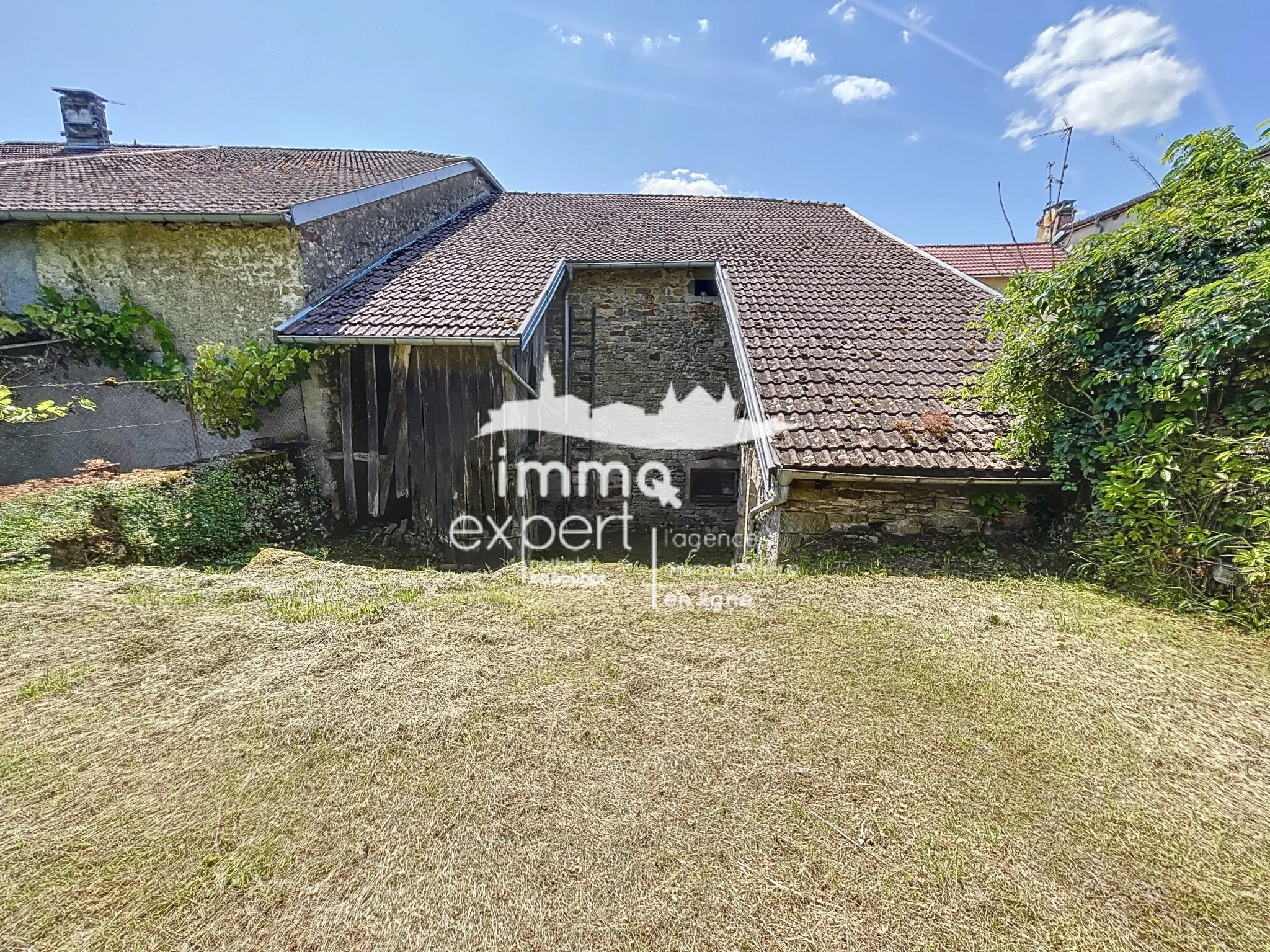 Maison de village à rénover à Senonges avec jardin de 450 m2 