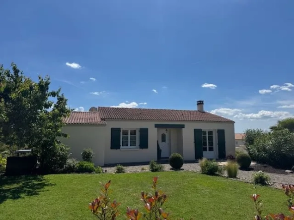 Belle maison avec sous-sol et gîte à Saint Jean d'Hermine proche de la mer