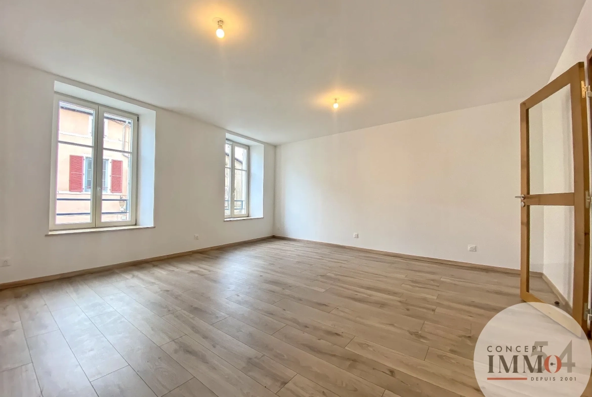 Maison rénovée avec terrasses et garage au centre de Toul - 125 m² habitables 