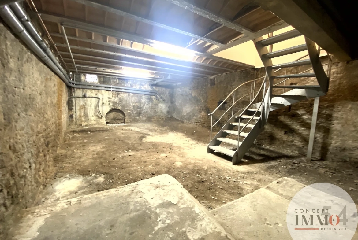 Maison rénovée avec terrasses et garage au centre de Toul - 125 m² habitables 