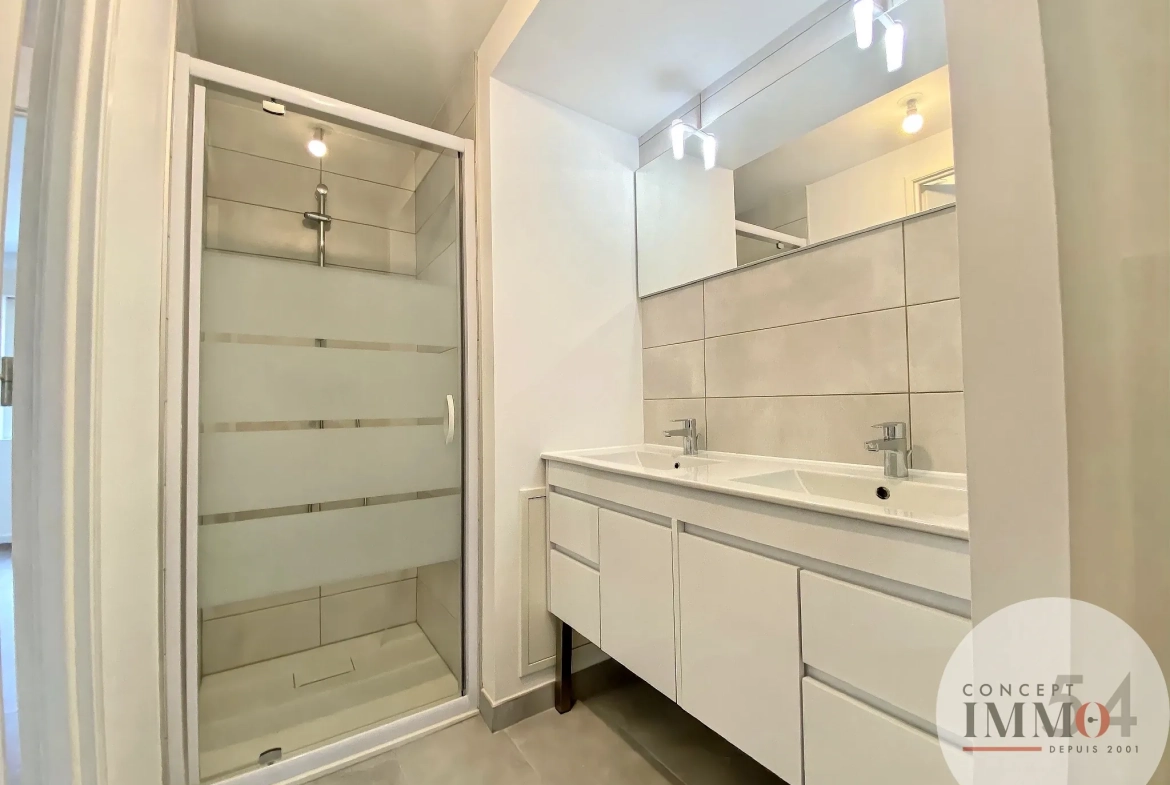 Maison rénovée avec terrasses et garage au centre de Toul - 125 m² habitables 