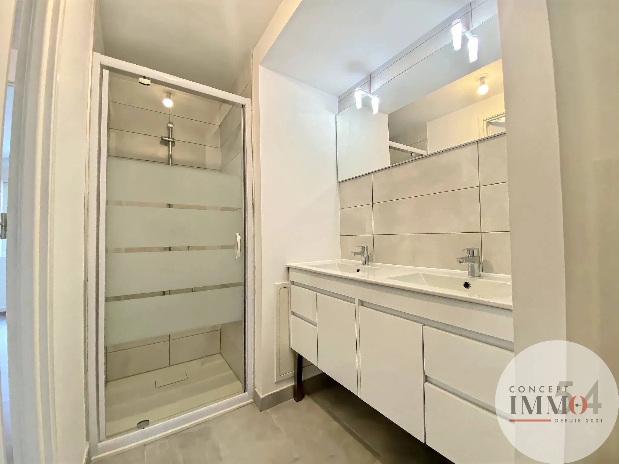 Maison rénovée avec terrasses et garage au centre de Toul - 125 m² habitables 
