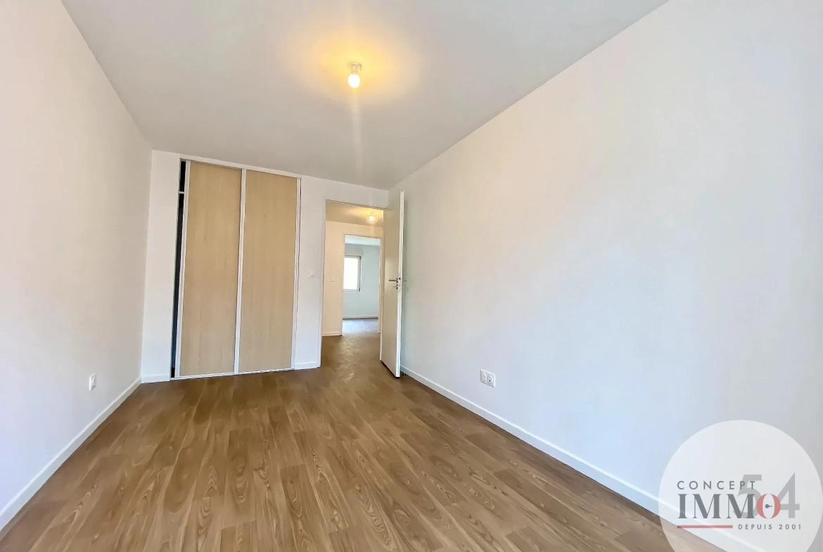 Maison rénovée avec terrasses et garage au centre de Toul - 125 m² habitables 