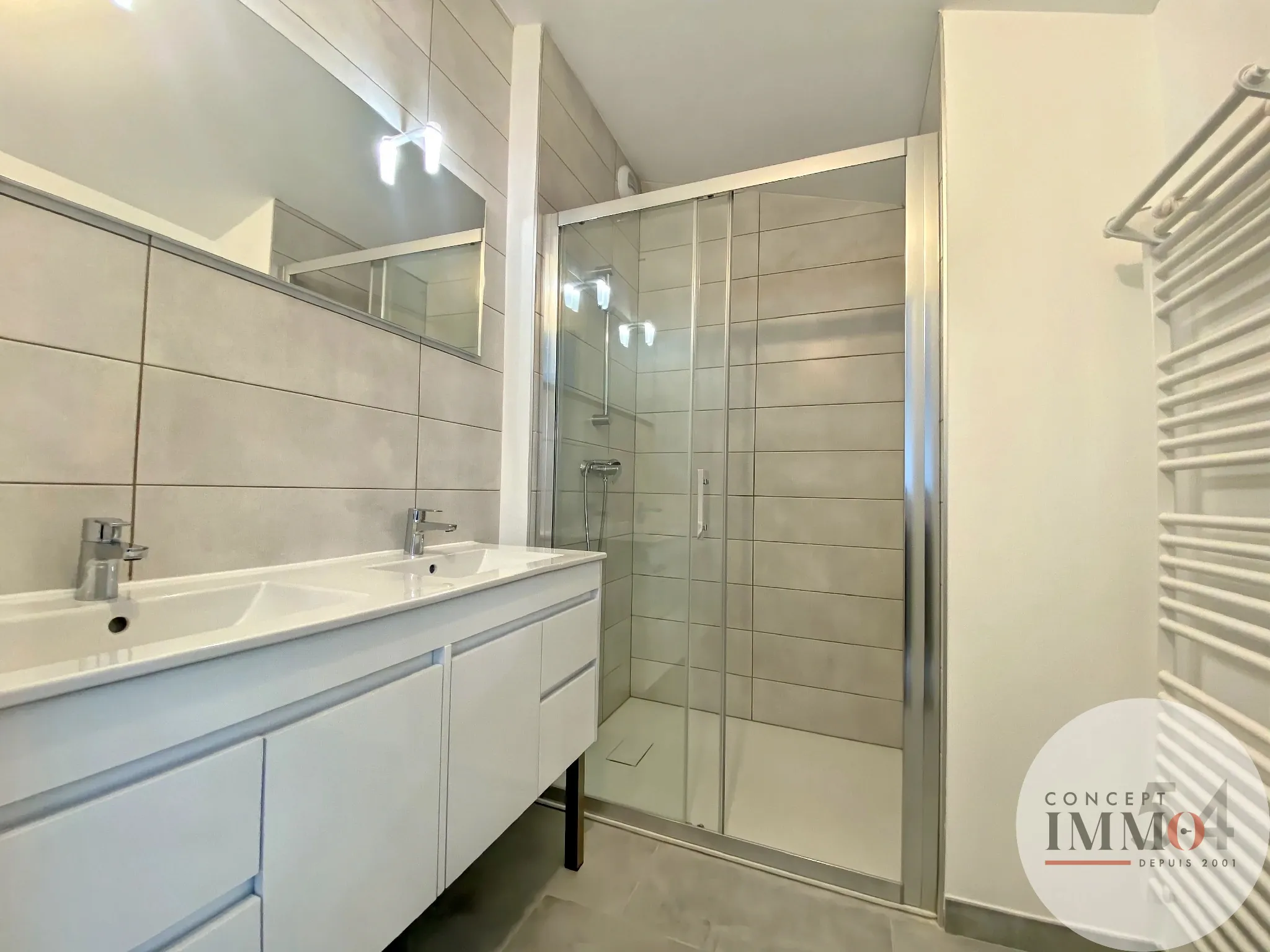 Maison rénovée avec terrasses et garage au centre de Toul - 125 m² habitables 