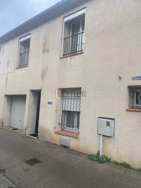 Maison de village à Rodilhan, proche Nîmes, avec deux appartements et garage 