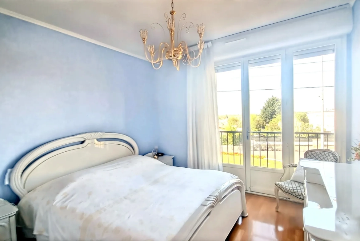 Appartement T4 lumineux avec 3 chambres, balcon et garage à Lempdes 