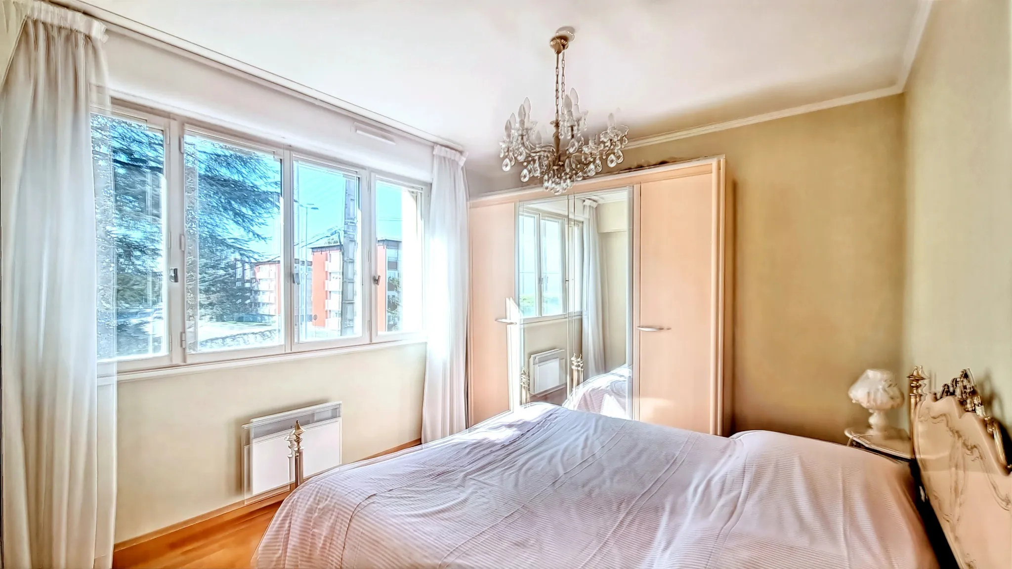 Appartement T4 lumineux avec 3 chambres, balcon et garage à Lempdes 