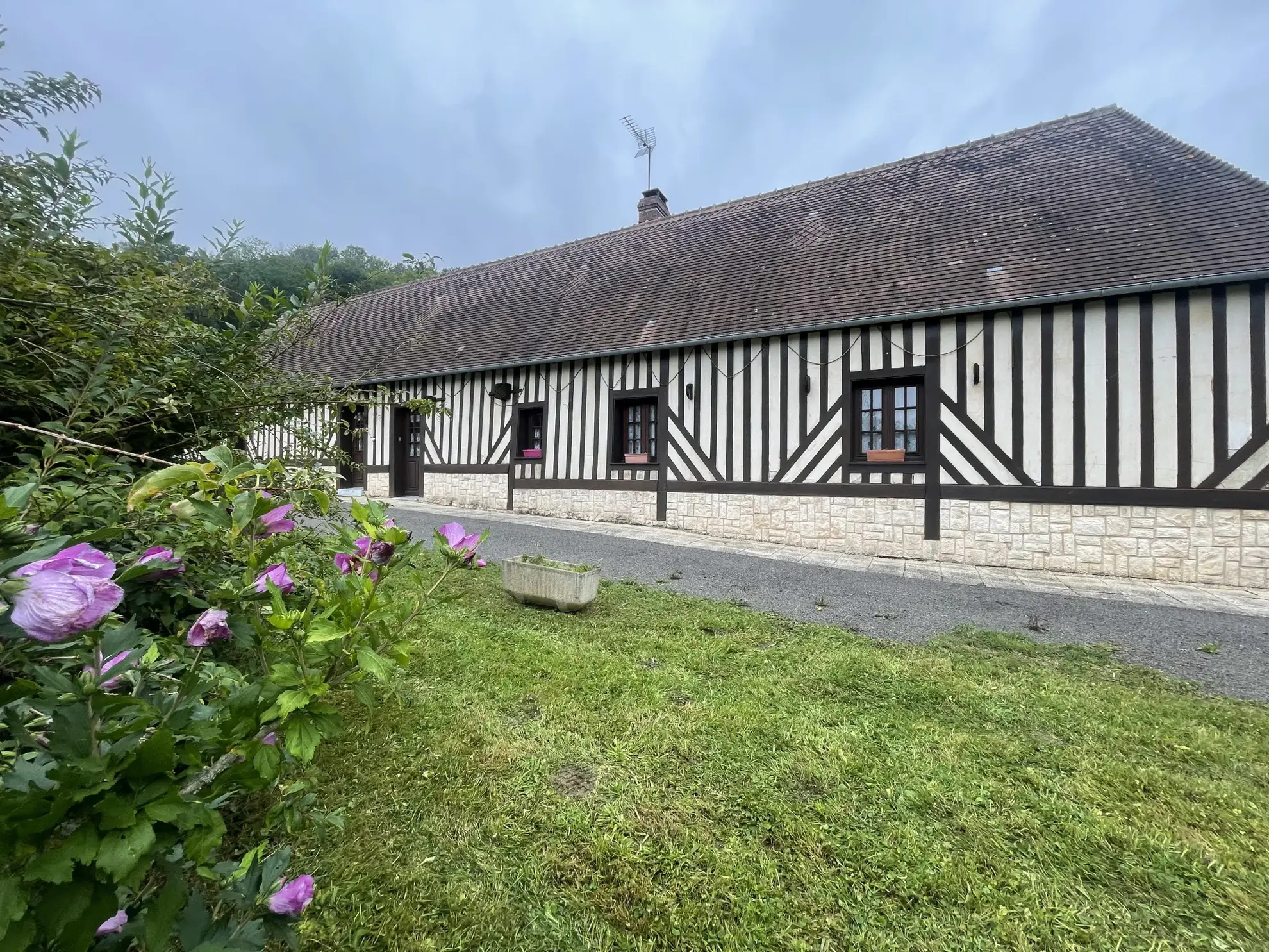 Longère normande de 97 m² avec terrain et plans d’eau à Canapville 