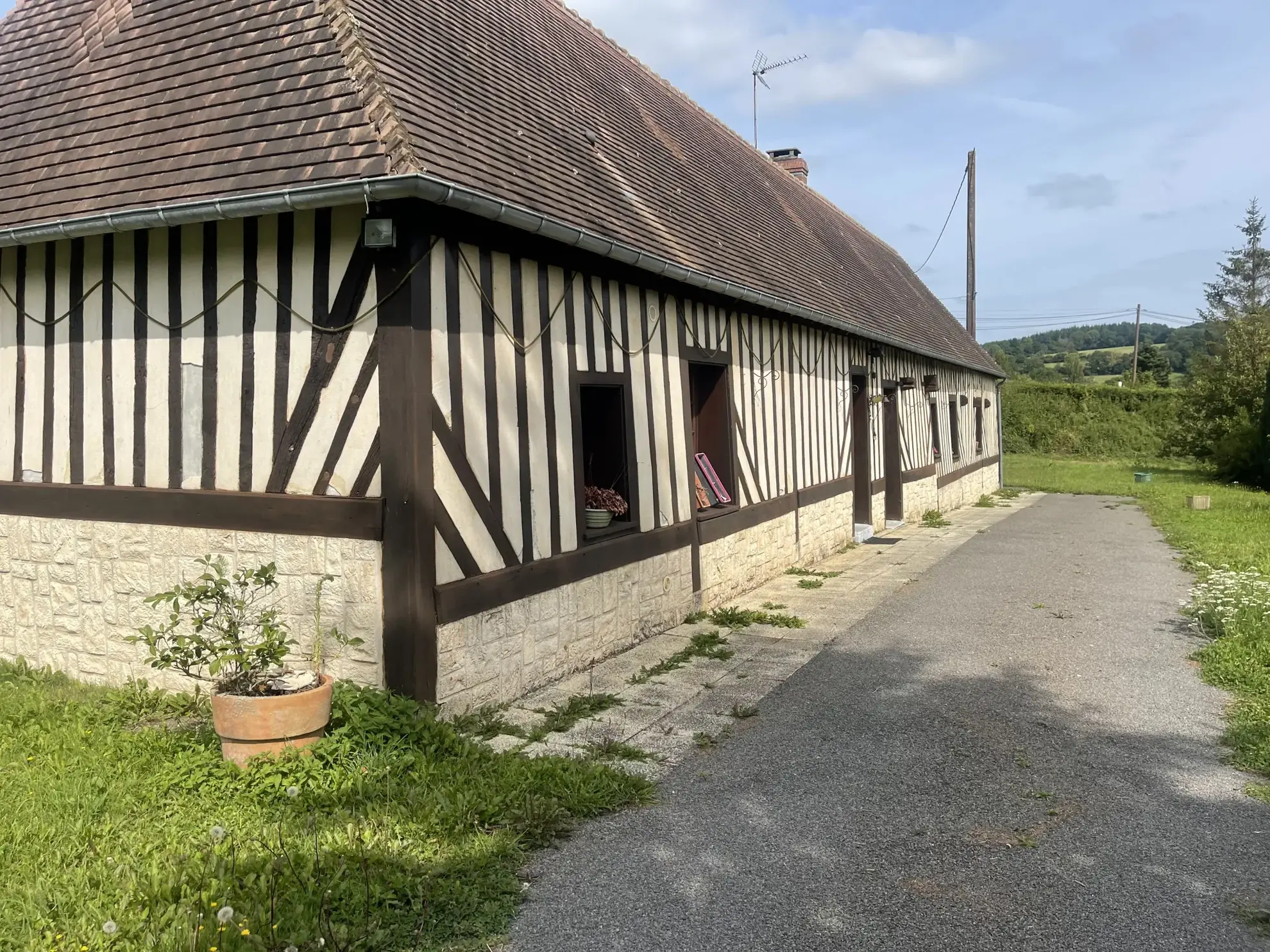 Longère normande de 97 m² avec terrain et plans d’eau à Canapville 