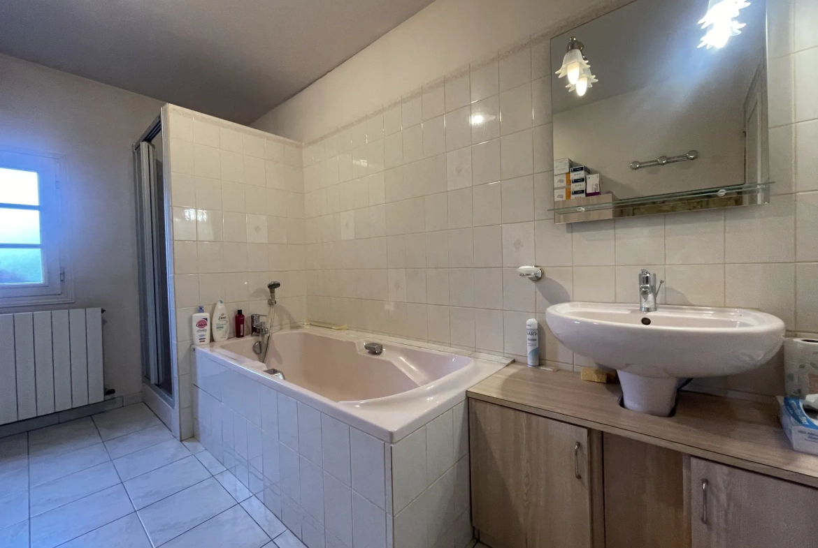 Longère normande de 97 m² avec terrain et plans d’eau à Canapville 