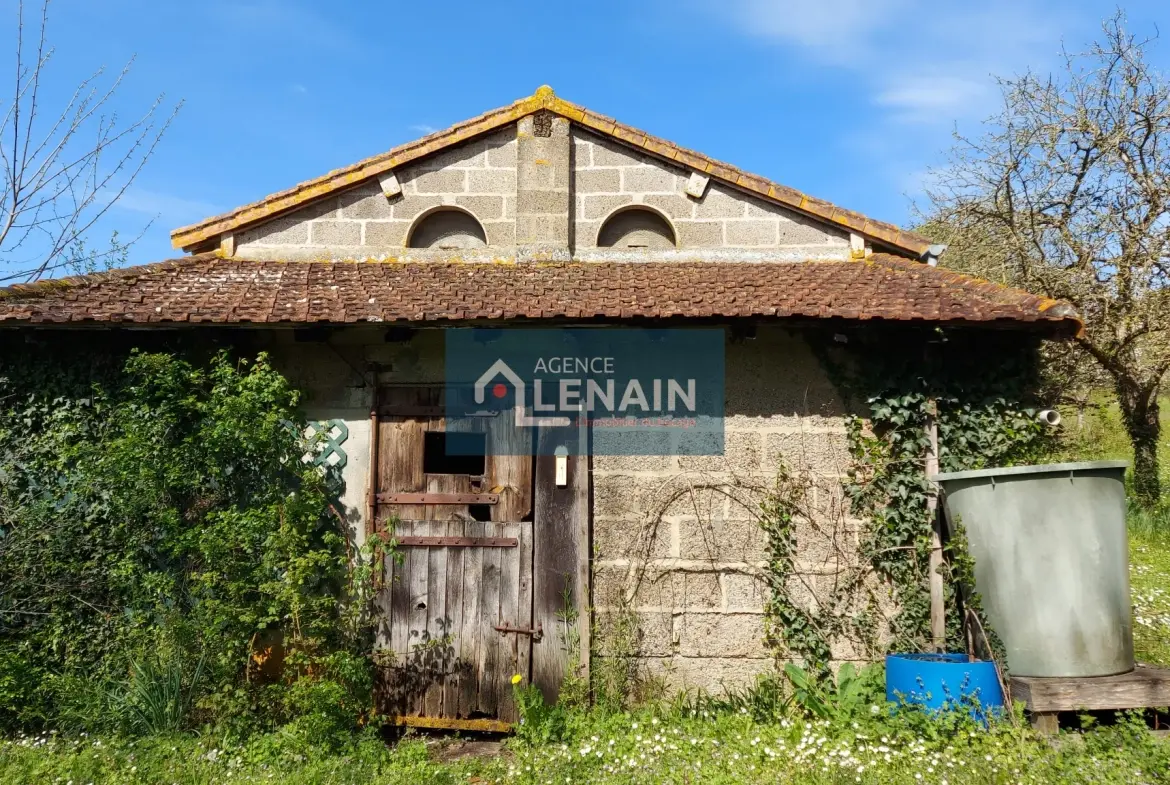 Terrain à bâtir de 3538 m² près des Herbiers en Vendée 