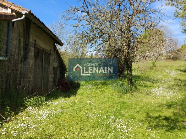 Terrain à bâtir de 3538 m² près des Herbiers en Vendée